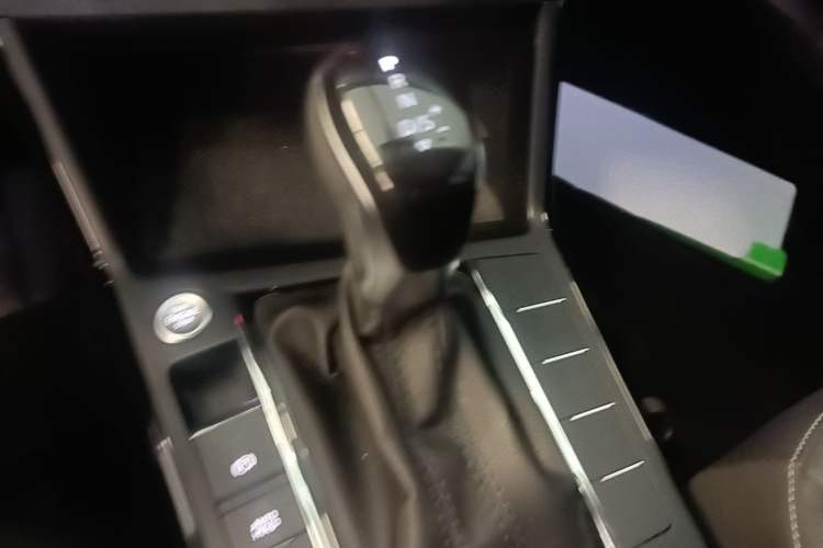 Used Volkswagen Passat 2024 280TSI Business Edition Gear Lever