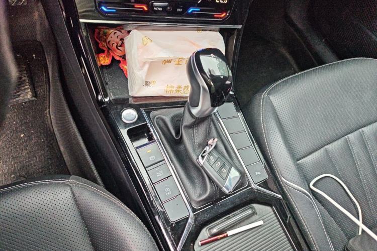 Used Volkswagen Passat 2024 380TSI Elite Edition Gear Lever