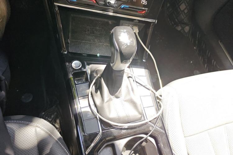Used Volkswagen Passat 2024 380TSI Starry Dragon Edition Gear Lever