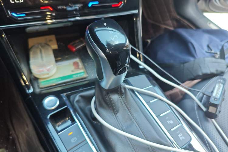 Used Volkswagen Passat 2024 380TSI Dragon Glory Edition Gear Lever