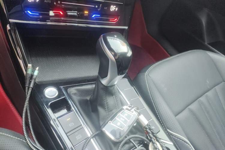 Used Volkswagen Passat 2024 330TSI Starry Elite Edition Gear Lever