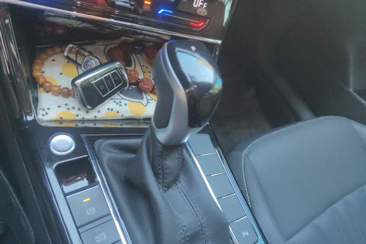 Used Volkswagen Passat 2024 380TSI Starry Elite Edition Gear Lever