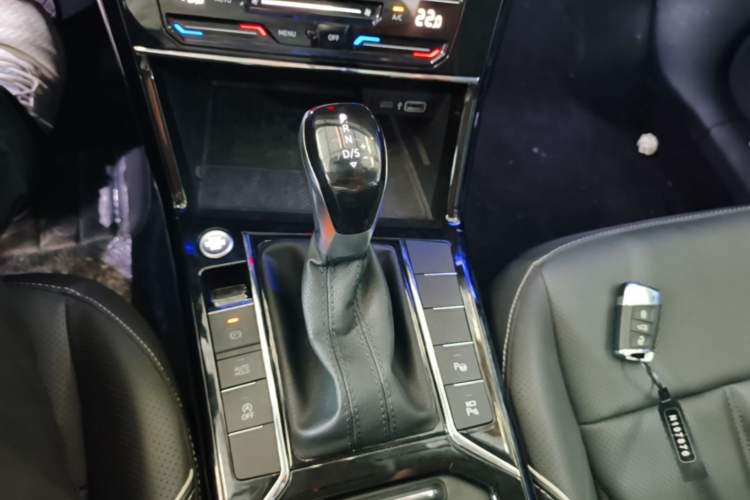 Used Volkswagen Passat 2024 380TSI Luxury Edition Gear Lever