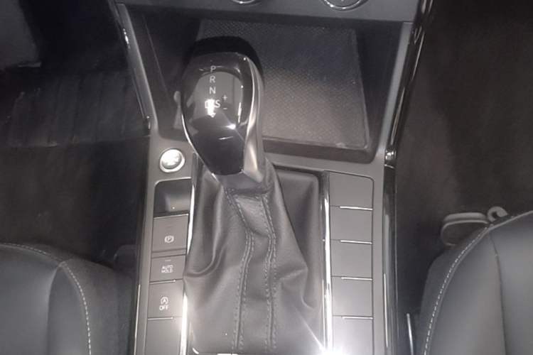 Used Volkswagen Passat 2024 280TSI Business Edition Gear Lever
