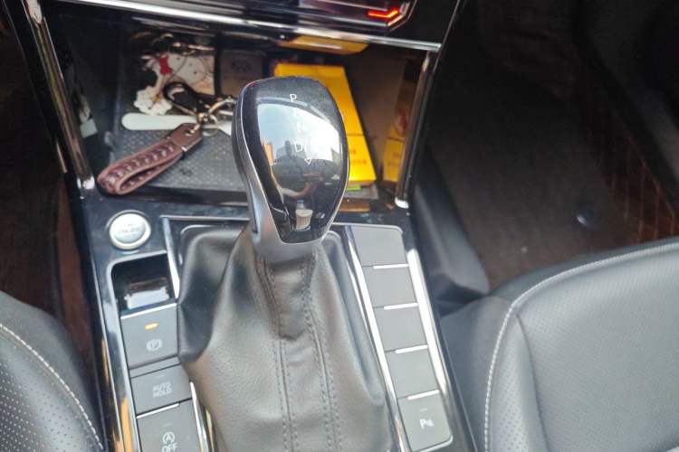 Used Volkswagen Passat 2024 380TSI Elite Edition Gear Lever