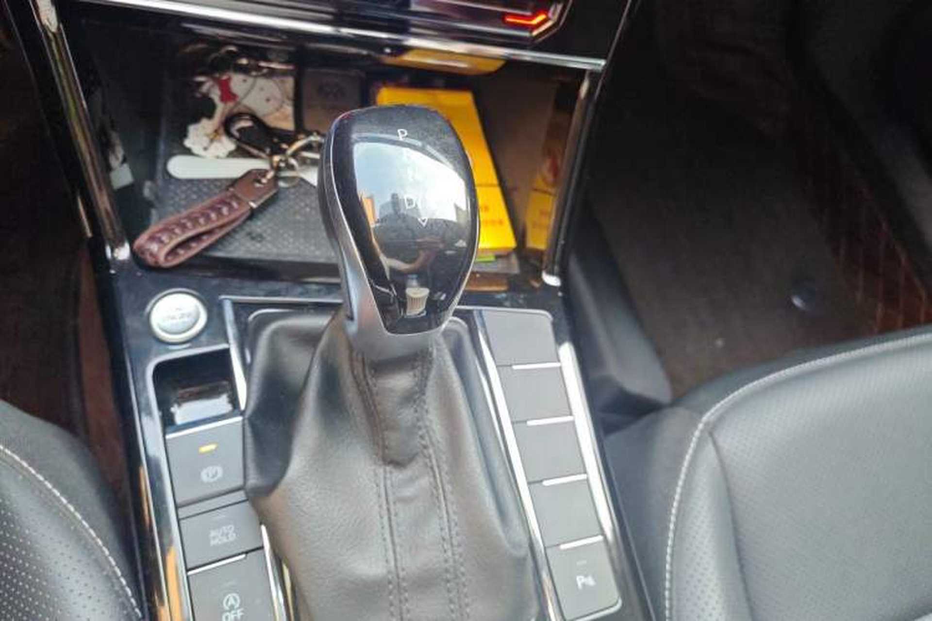 Used Volkswagen Passat 2024 380TSI Elite Edition Gear Lever