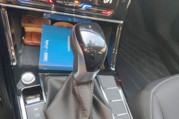 Used Volkswagen Passat 2024 380TSI Starry Dragon Edition Gear Lever