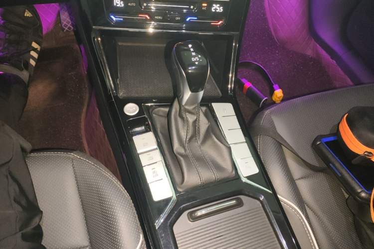 Used Volkswagen Passat 2024 380TSI Elite Edition Gear Lever