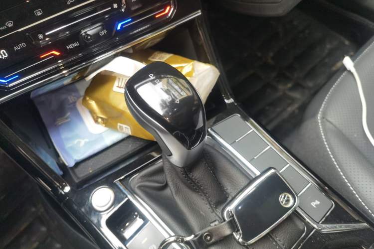 Used Volkswagen Passat 2024 380TSI Dragon Edition Gear Lever