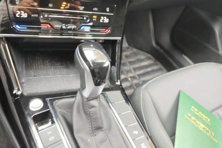 Used Volkswagen Passat 2024 380TSI Dragon Glory Edition Gear Lever