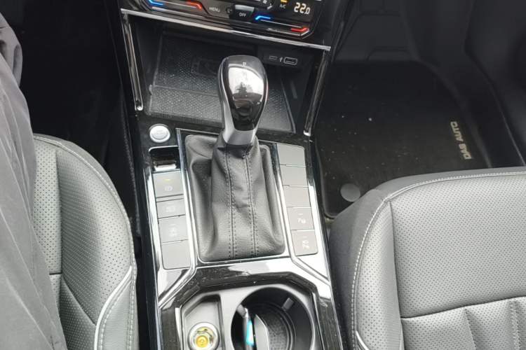Used Volkswagen Passat 2024 380TSI Dragon Glory Edition Gear Lever