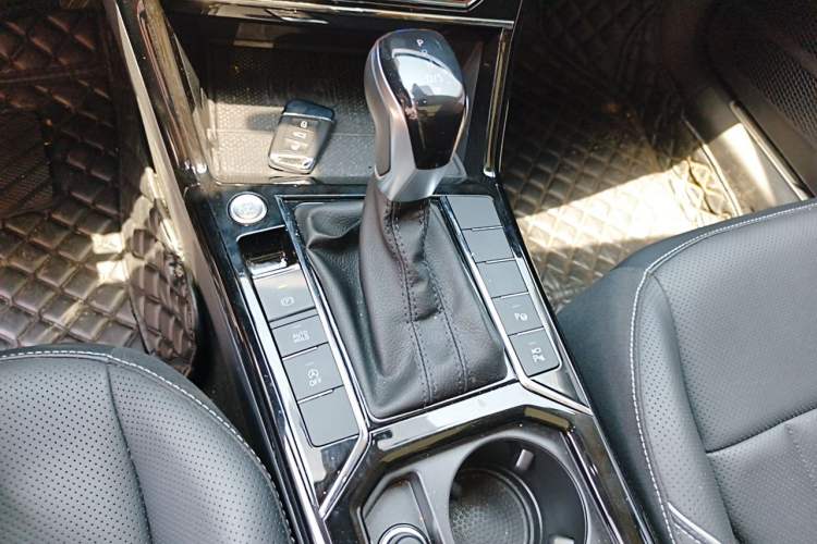 Used Volkswagen Passat 2024 380TSI Luxury Edition Gear Lever