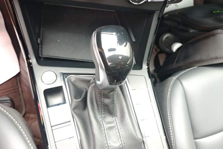 Used Volkswagen Passat 2024 280TSI Business Edition Gear Lever