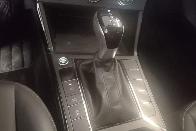 Used Volkswagen Passat 2024 280TSI Business Edition Gear Lever