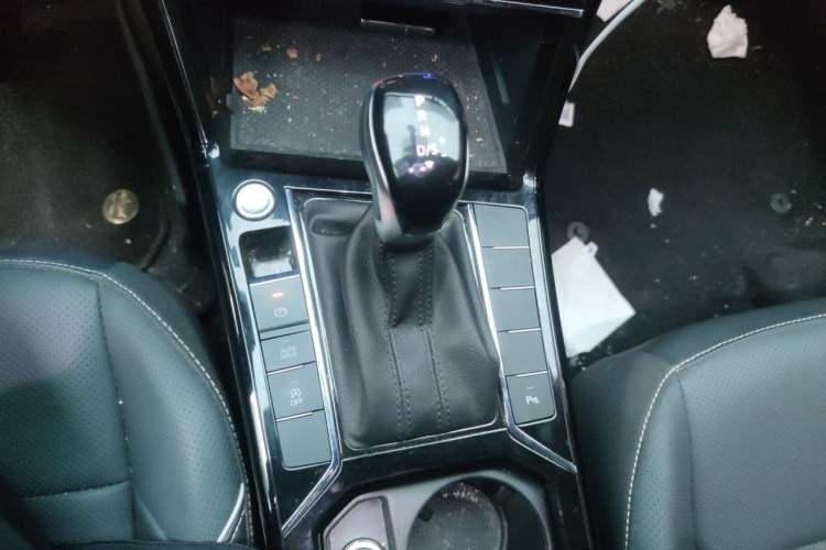 Used Volkswagen Passat 2024 330TSI Starry Elite Edition Gear Lever