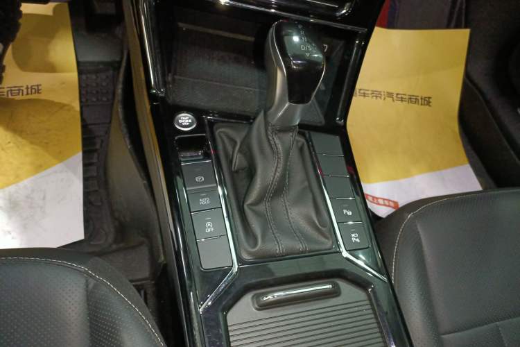 Used Volkswagen Passat 2024 380TSI Luxury Edition Gear Lever