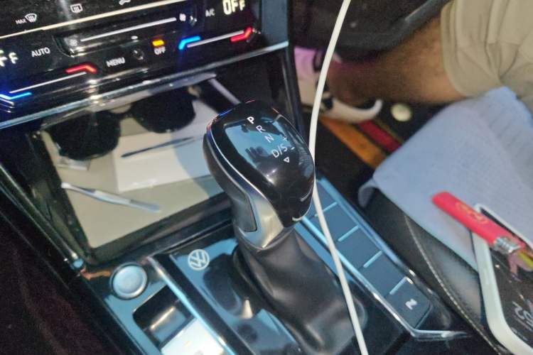 Used Volkswagen Passat 2024 330TSI Starry Elite Edition Gear Lever