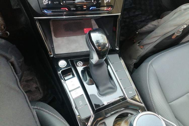 Used Volkswagen Passat 2024 380TSI Starry Elite Edition Gear Lever