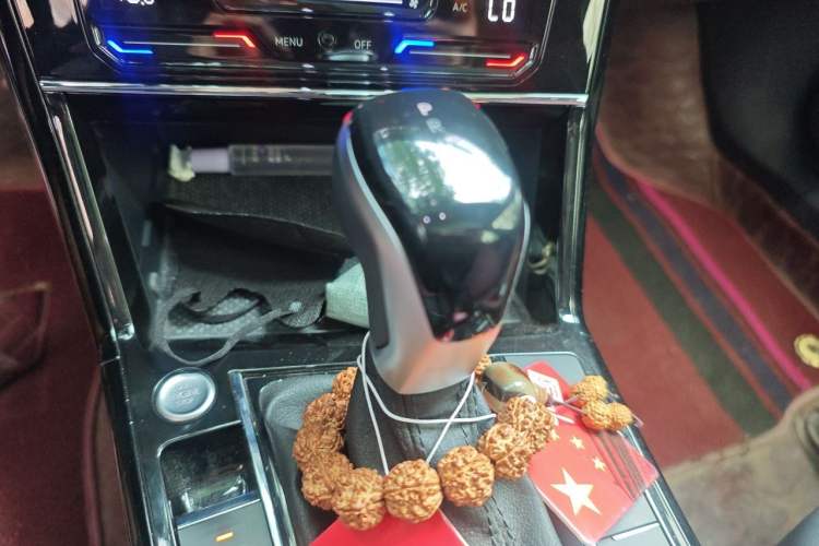 Used Volkswagen Passat 2024 380TSI Elite Edition Gear Lever