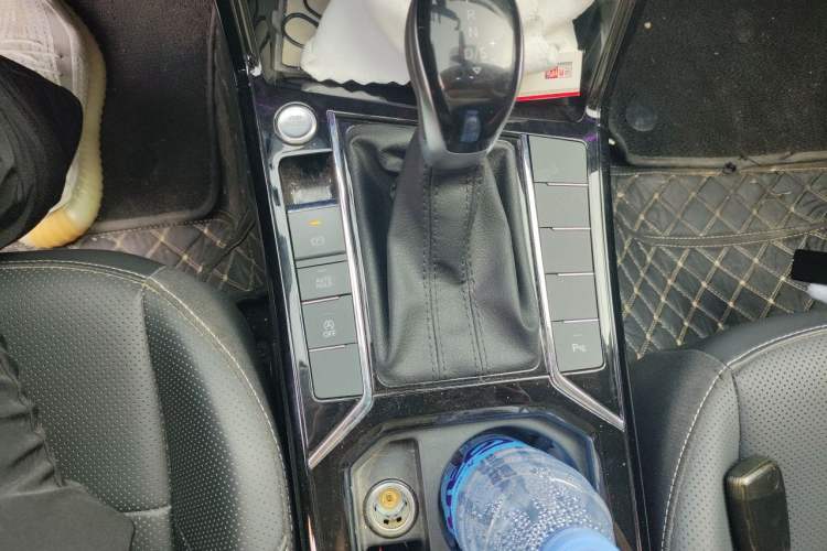 Used Volkswagen Passat 2024 380TSI Starry Elite Edition Gear Lever