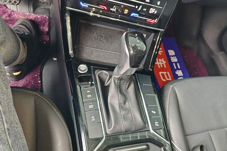 Used Volkswagen Passat 2024 380TSI Starry Dragon Edition Gear Lever