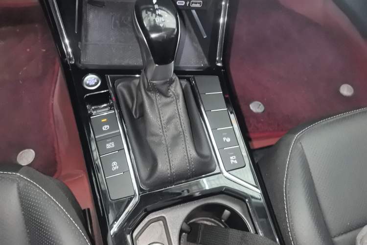 Used Volkswagen Passat 2024 380TSI Starry Luxury Edition Gear Lever