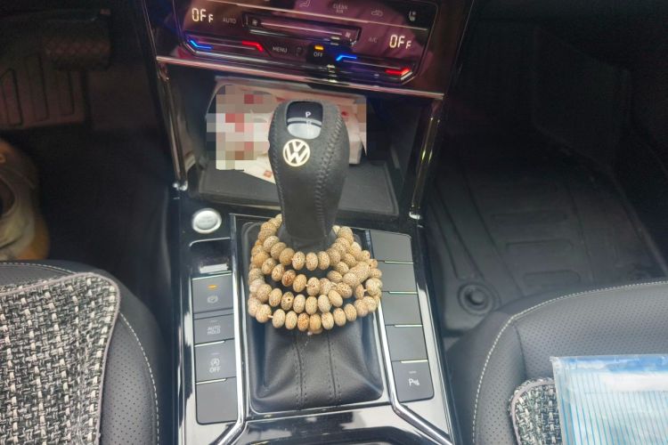 Used Volkswagen Passat 2024 330TSI Elite Edition Gear Lever