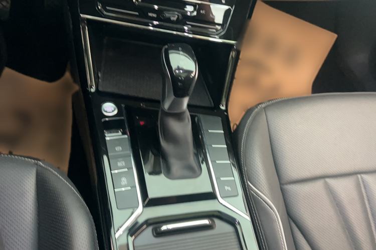 Used Volkswagen Passat 2024 380TSI Elite Edition Gear Lever