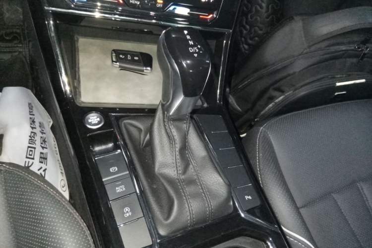 Used Volkswagen Passat 2024 380TSI Starry Elite Edition Gear Lever