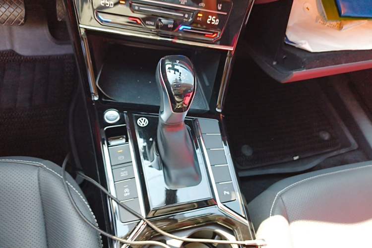 Used Volkswagen Passat 2024 330TSI Starry Elite Edition Gear Lever