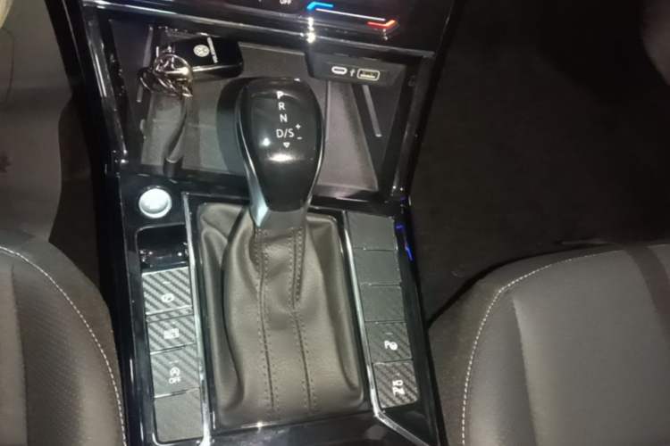 Used Volkswagen Passat 2024 380TSI Dragon Glory Edition Gear Lever