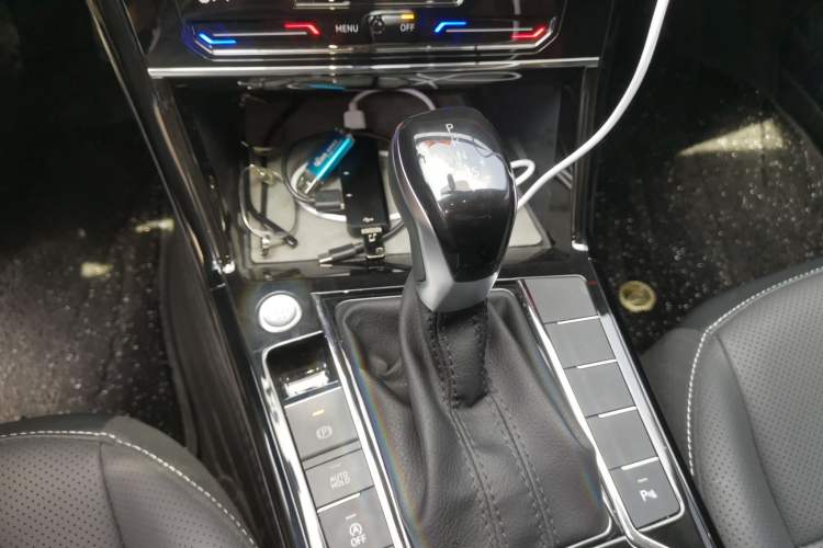 Used Volkswagen Passat 2024 380TSI Starry Dragon Edition Gear Lever