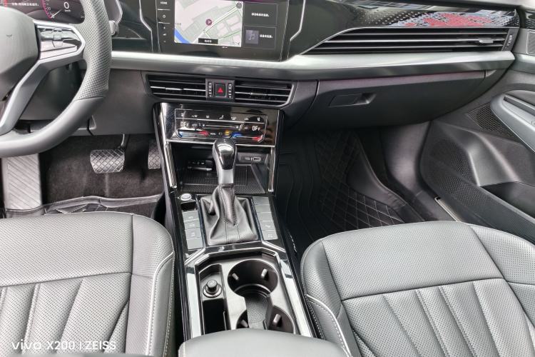 Used Volkswagen Passat 2024 380TSI Luxury Edition Gear Lever