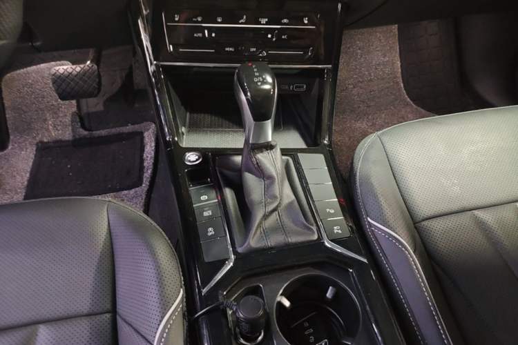 Used Volkswagen Passat 2024 380TSI Starry Luxury Edition Gear Lever