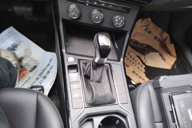 Used Volkswagen Passat 2024 280TSI Business Edition Gear Lever
