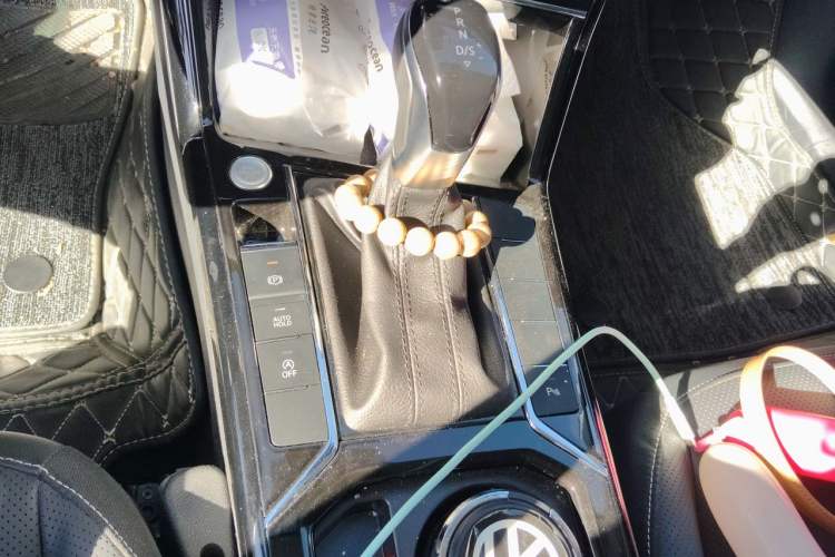 Used Volkswagen Passat 2024 380TSI Elite Edition Gear Lever