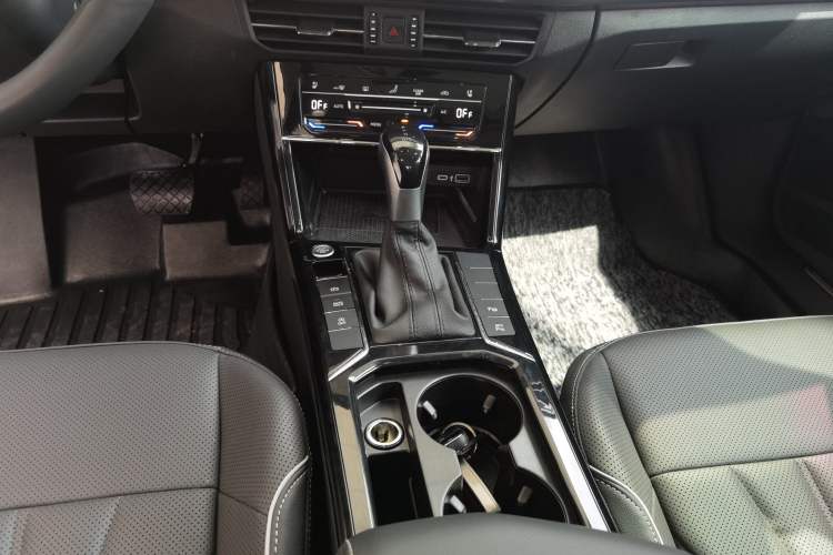 Used Volkswagen Passat 2024 380TSI Dragon Glory Edition Gear Lever