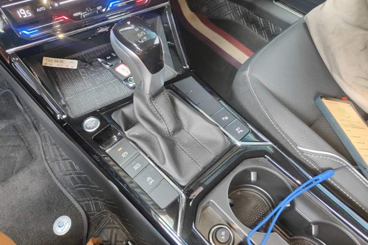 Used Volkswagen Passat 2024 380TSI Starry Luxury Edition Gear Lever