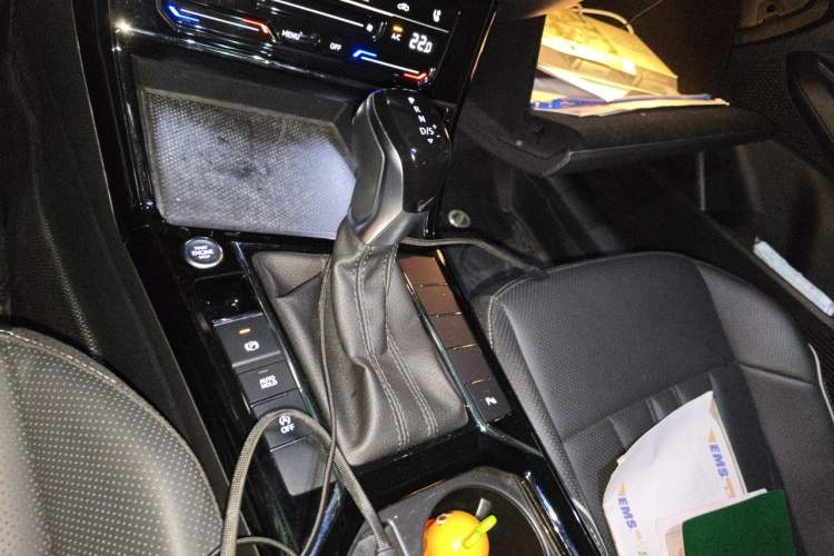 Used Volkswagen Passat 2024 380TSI Starry Elite Edition Gear Lever