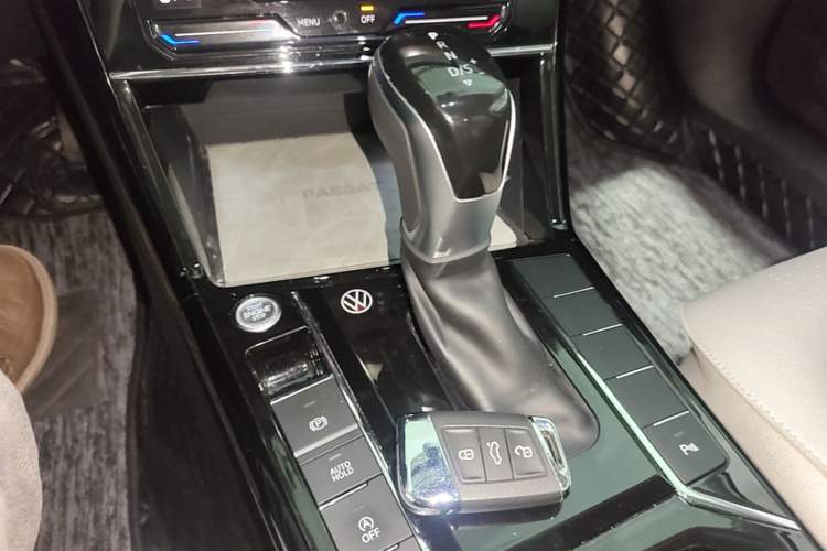 Used Volkswagen Passat 2024 380TSI Dragon Edition Gear Lever