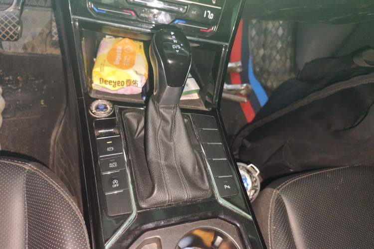 Used Volkswagen Passat 2024 380TSI Starry Elite Edition Gear Lever