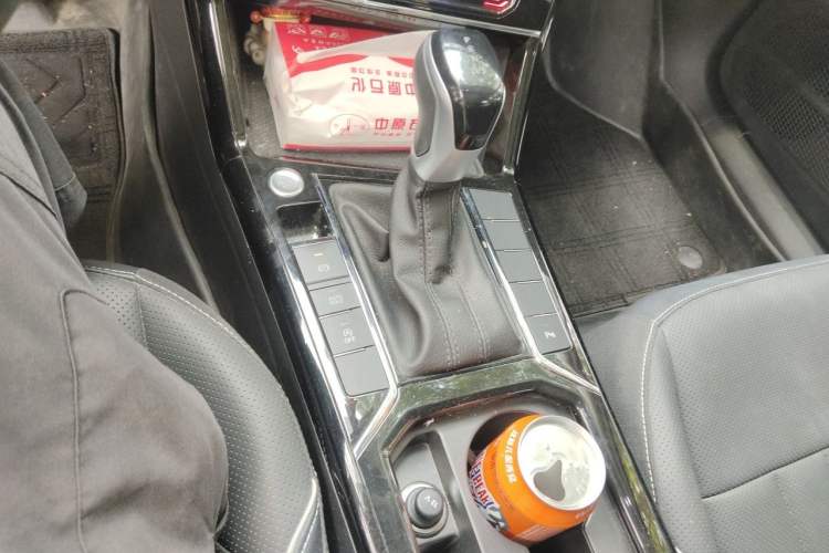Used Volkswagen Passat 2024 380TSI Elite Edition Gear Lever