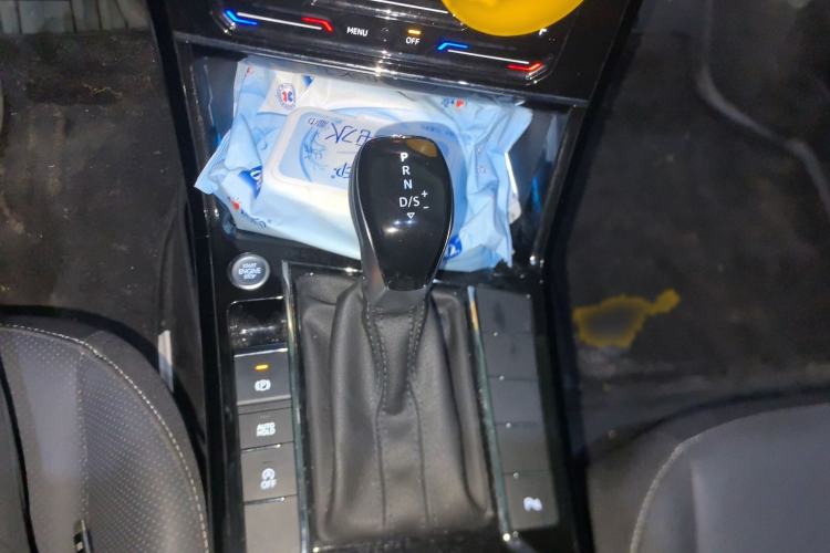 Used Volkswagen Passat 2024 330TSI Starry Elite Edition Gear Lever
