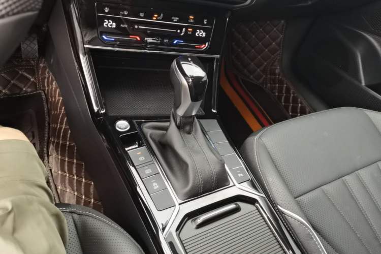 Used Volkswagen Passat 2024 330TSI Starry Elite Edition Gear Lever