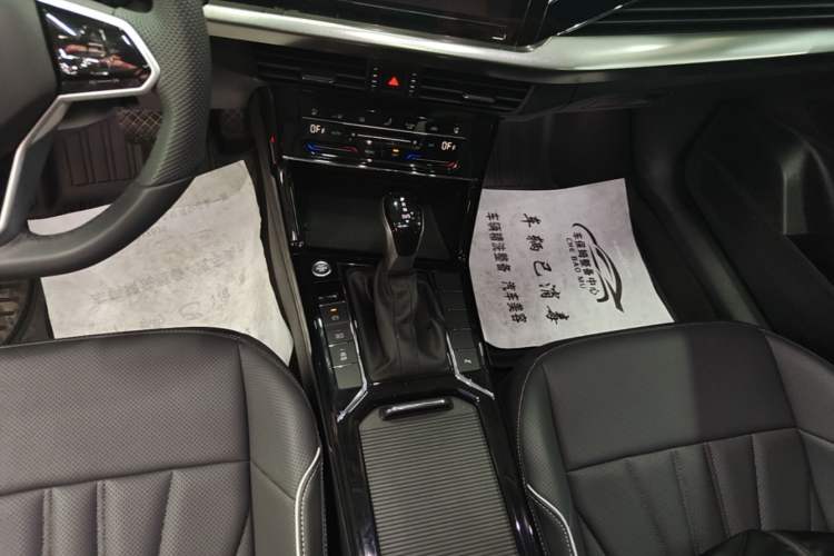 Used Volkswagen Passat 2024 380TSI Dragon Edition Gear Lever