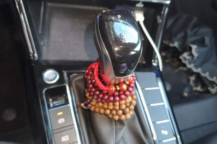 Used Volkswagen Passat 2024 380TSI Luxury Edition Gear Lever