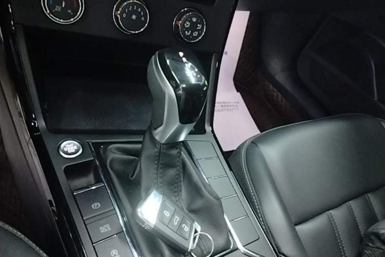 Used Volkswagen Passat 2024 280TSI Business Edition Gear Lever