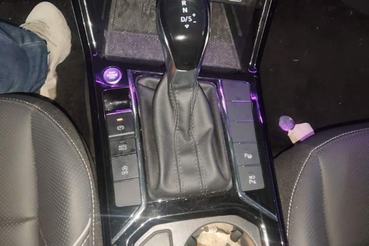 Used Volkswagen Passat 2024 380TSI Starry Dragon Edition Gear Lever