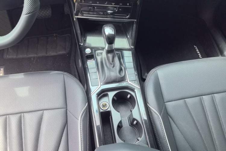 Used Volkswagen Passat 2024 380TSI Starry Dragon Edition Gear Lever