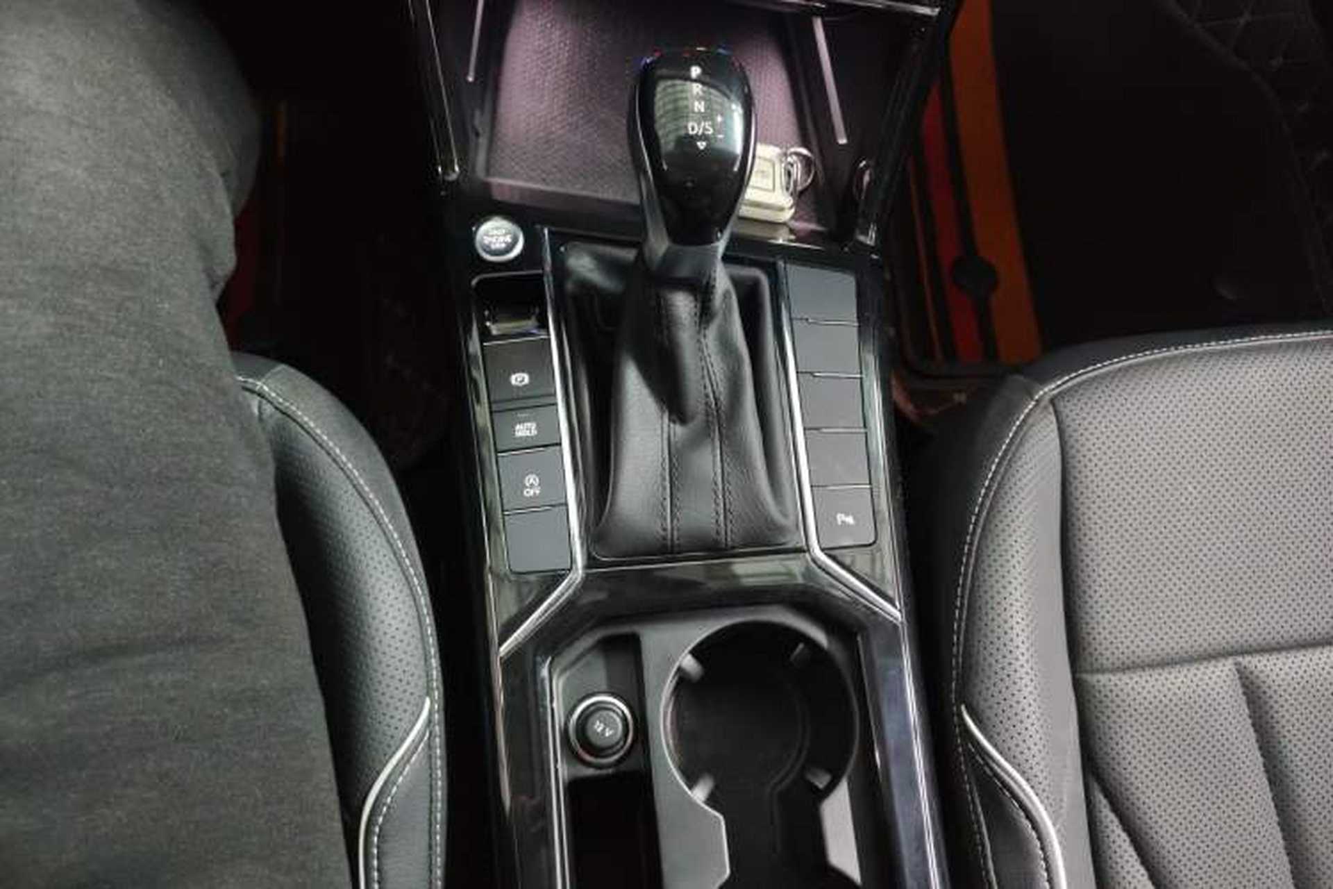 Used Volkswagen Passat 2024 380TSI Dragon Edition Gear Lever